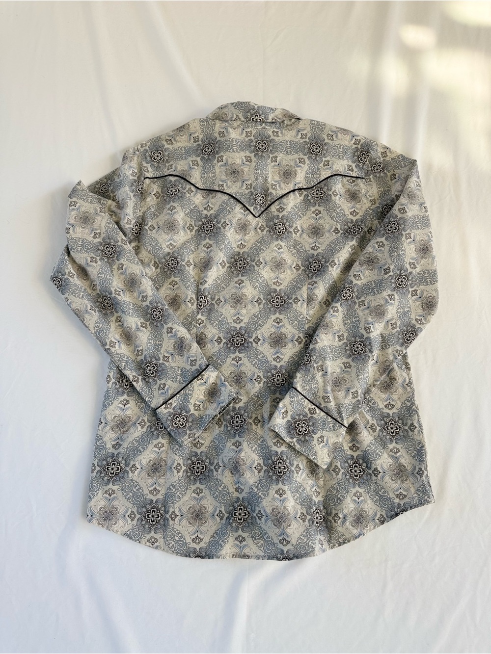 Rock & Roll Denim Western Shirt Womens XL Pearl Snap Blue Medallion Cowgirl Top - Picture 2 of 8